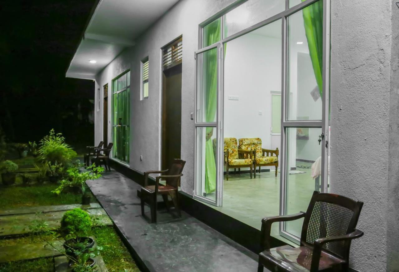 Sandy Palms Guesthouse Hikkaduwa Exterior photo